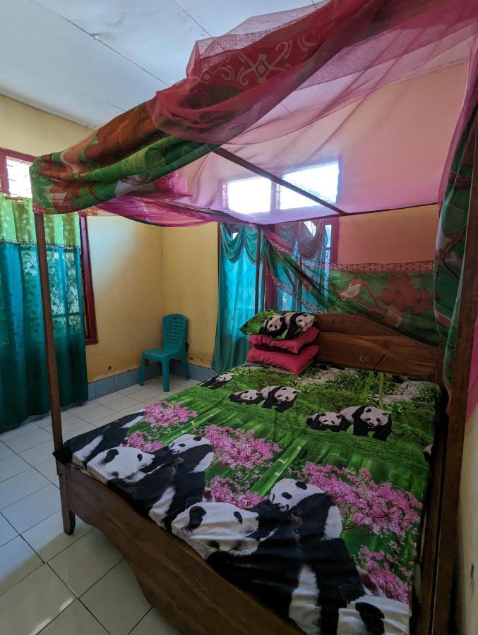 Agus Family Homestay Labuan Bajo Exterior foto