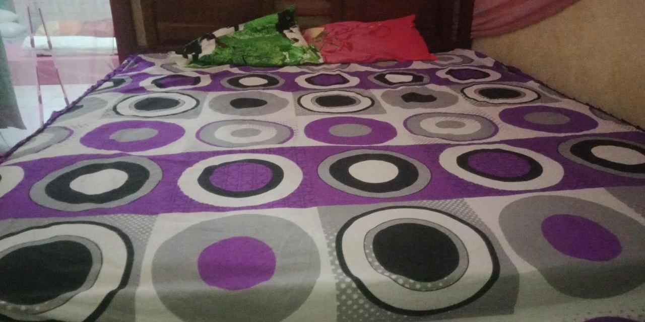 Agus Family Homestay Labuan Bajo Exterior foto